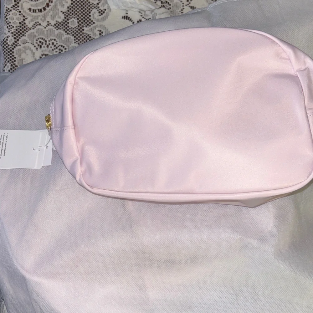 Lululemon 🆕 city essentials pouch 4L blissful pink with gold hardware